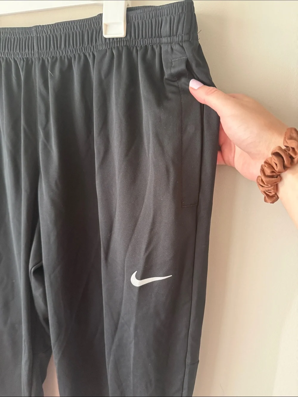 Nike Black Men's Athletic Joggers with Subtle Swoosh